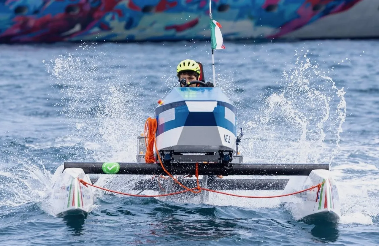H2Fly catamaran